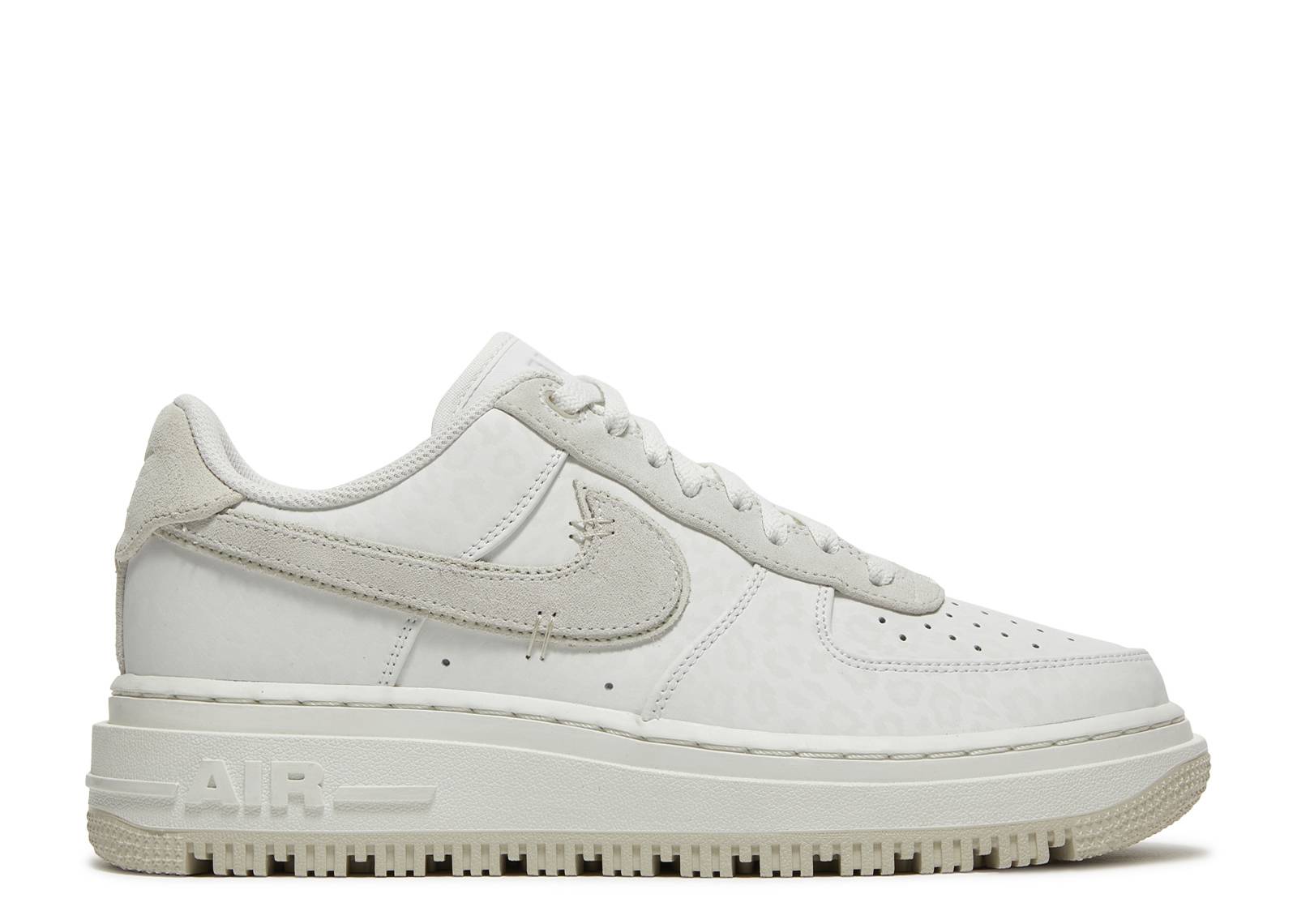 Air Force 1 Luxe 'Triple White'