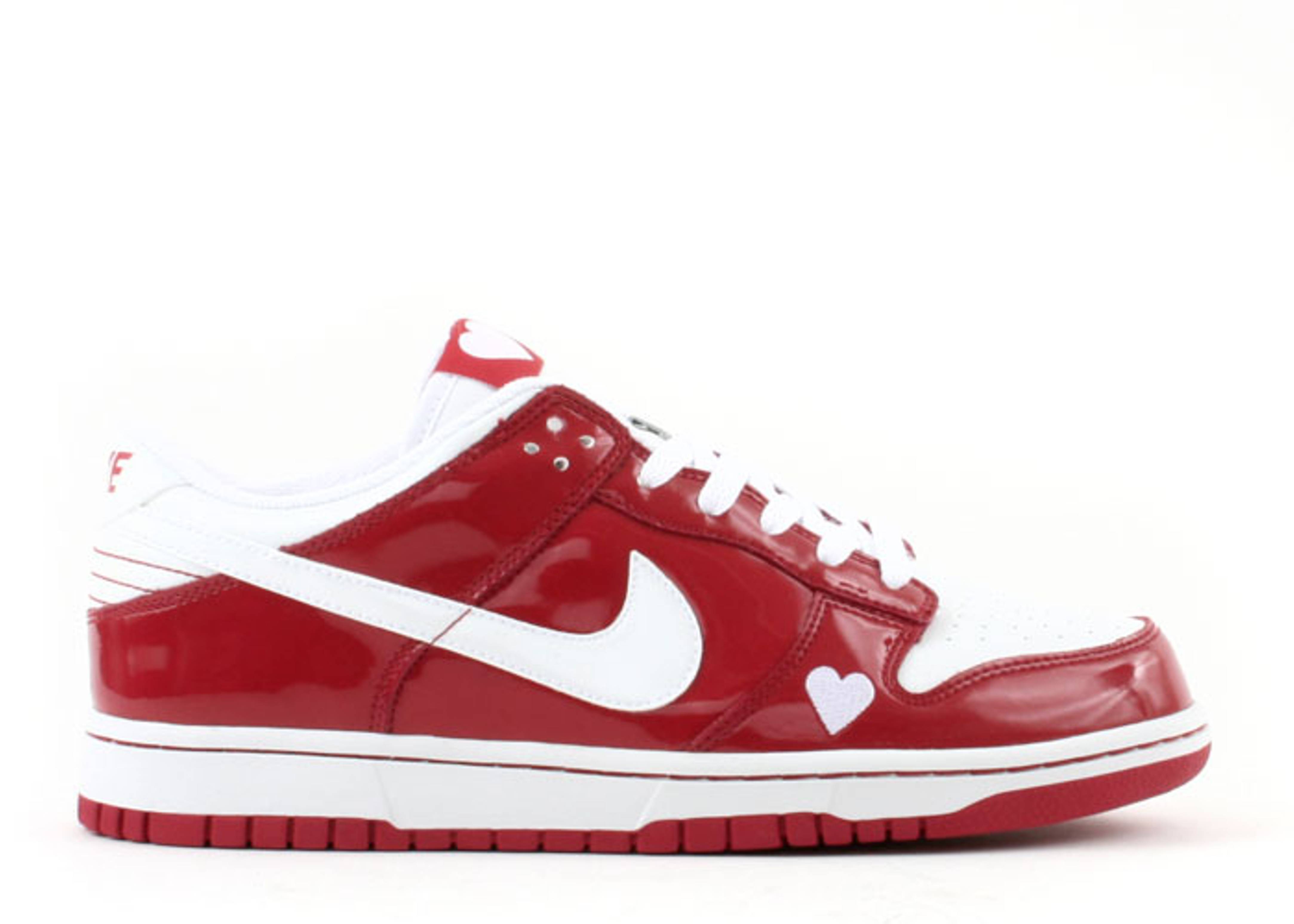 Wmns Dunk Low 'Valentines Day'